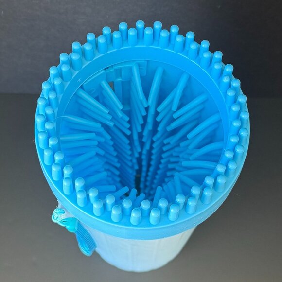 Dog Paw Cleaner Cup Kit Large With Silicone Bristles & Microfiber Towels For Dir - Picture 7 of 9